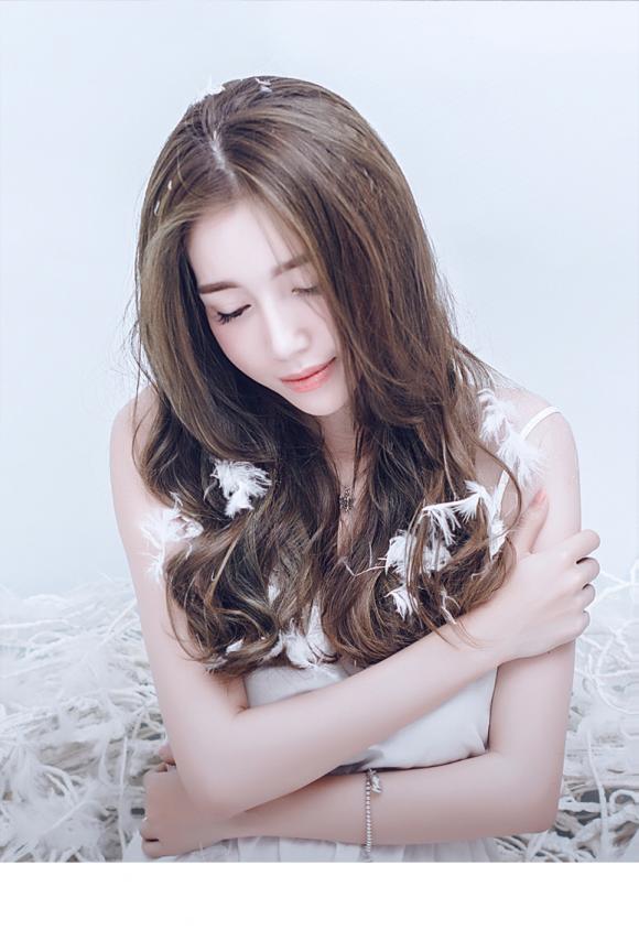 Elly Trần, Elly Trần trong bộ ảnh trắng tinh khôi, Elly Trần quay lại nghệ thuật