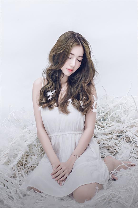 Elly Trần, Elly Trần trong bộ ảnh trắng tinh khôi, Elly Trần quay lại nghệ thuật