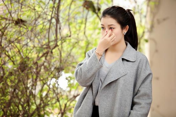 Á hậu huyền my,hoa hậu việt nam 2014,huyền my xúc động đi từ thiện
