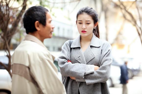Á hậu huyền my,hoa hậu việt nam 2014,huyền my xúc động đi từ thiện