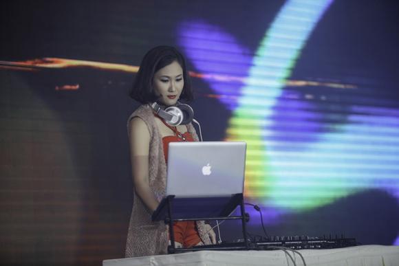 Jolly B, DJ Jolly B, Sao Việt