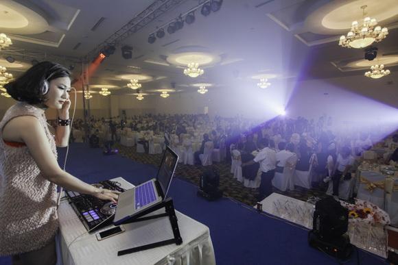 Jolly B, DJ Jolly B, Sao Việt