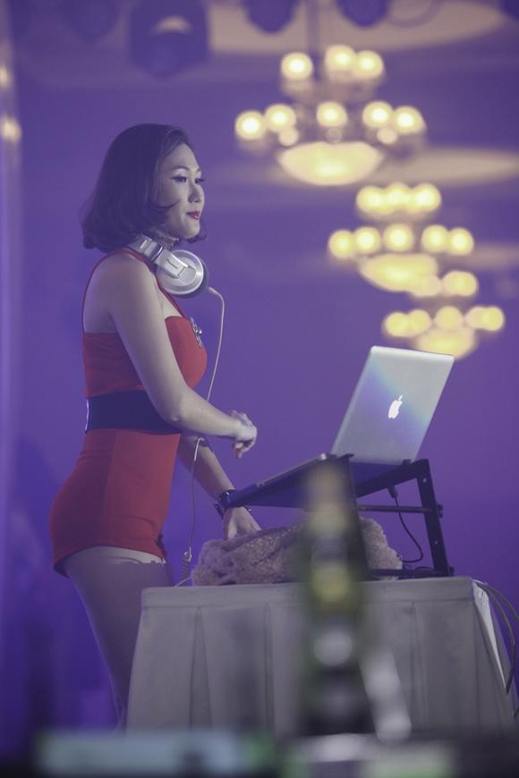 Jolly B, DJ Jolly B, Sao Việt