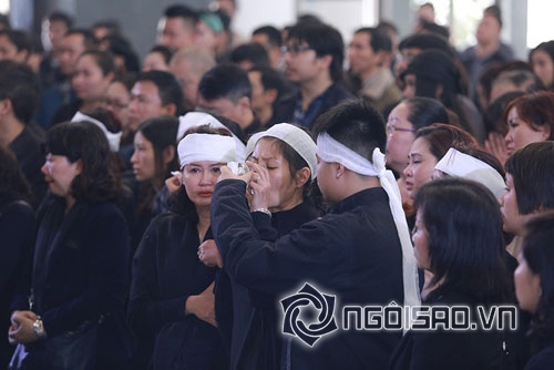 vợ con nhạc sĩ Lương Minh,vợ con nhạc sĩ Lương Minh khóc nức nở,linh cữu cố nhạc sĩ Lương Minh