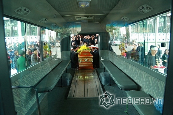 vợ con nhạc sĩ Lương Minh,vợ con nhạc sĩ Lương Minh khóc nức nở,linh cữu cố nhạc sĩ Lương Minh