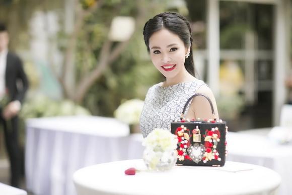 Á hậu Hạ My, Thời trang sao việt, Sao việt