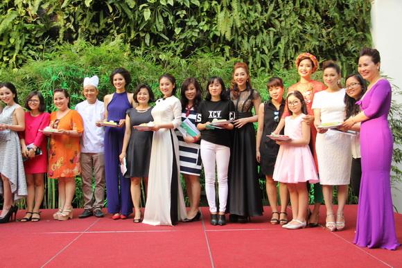 Nhà báo và nghệ sĩ Việt, Đẹp và Tài Năng, Tôn vinh vẻ đẹp phụ nữ