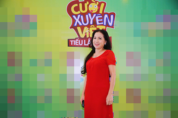 NSƯT Kim Xuân, NSƯT Kim Xuân trẻ trung ở tuổi U70, NSƯT Kim Xuân ngồi ghế nóng