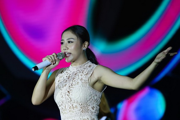 Trọng Hiếu, Văn Mai Hương, Tin vào vẻ đẹp em