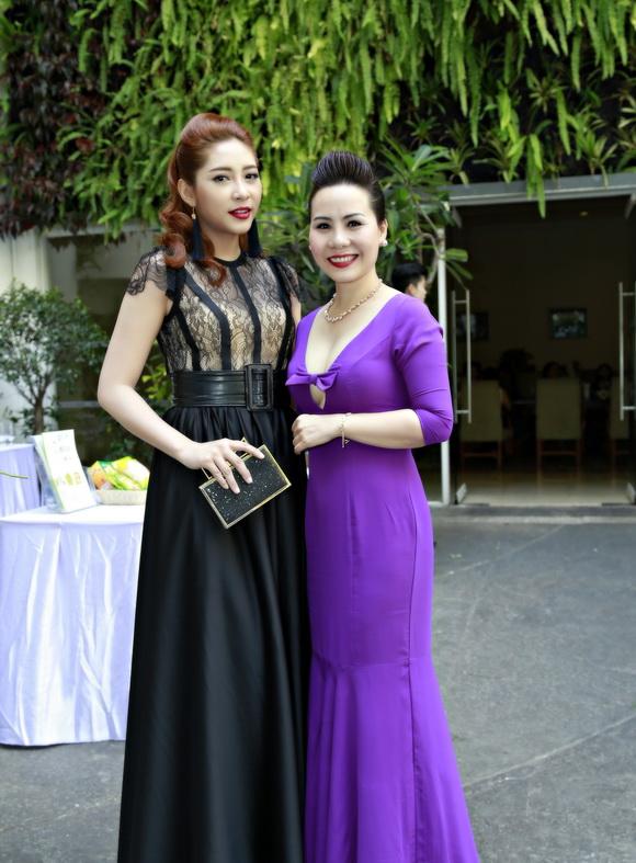 Nghệ sĩ và nhà báo, Hoa hậu đại dương Đặng Thu Thảo, Đặng Thu Thảo