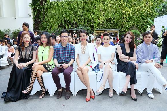 Nghệ sĩ và nhà báo, Hoa hậu đại dương Đặng Thu Thảo, Đặng Thu Thảo