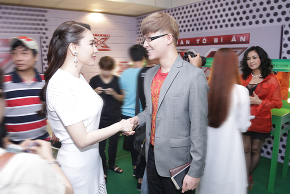 Nathan Lee, Nathan Lee diện hàng hiệu, Nathan Lee đi xem The X-Factor