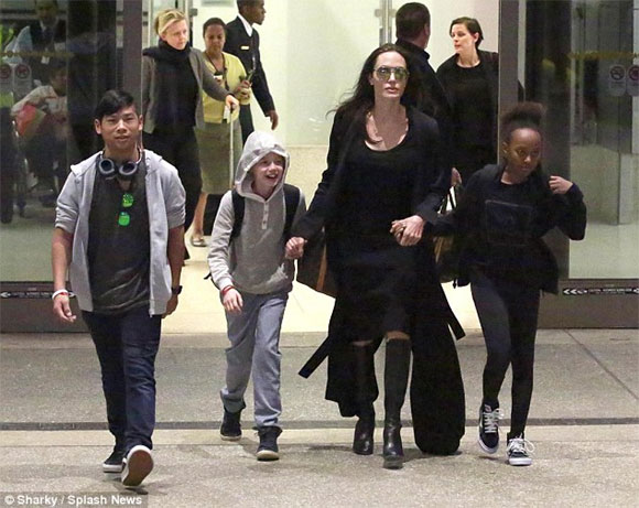 Angelina Jolie và Brad Pitt,Angelina Jolie thuê nhà ở Anh,gia đình Angelina Jolie