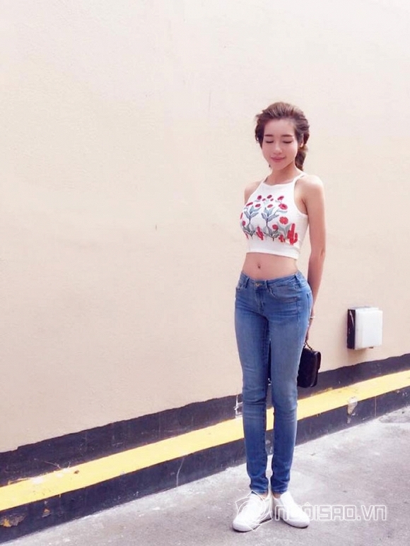 Elly Trần khoe đường cong hoàn hảo,Elly Trần mặc áo crop top,Elly Trần khoe ba vòng mướt mắt