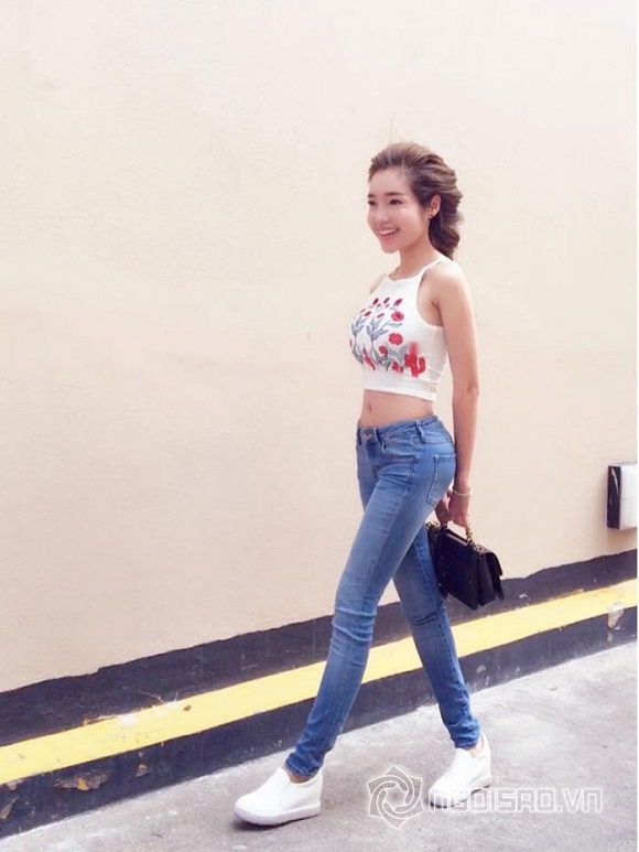 Elly Trần khoe đường cong hoàn hảo,Elly Trần mặc áo crop top,Elly Trần khoe ba vòng mướt mắt