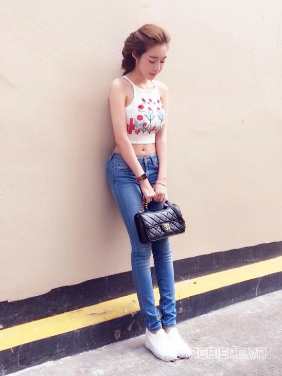 Elly Trần khoe đường cong hoàn hảo,Elly Trần mặc áo crop top,Elly Trần khoe ba vòng mướt mắt