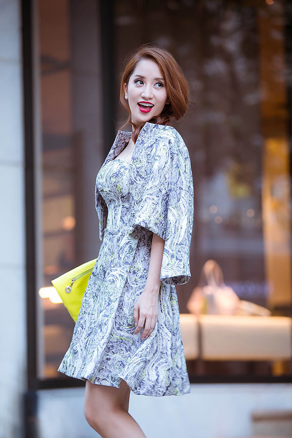 Khánh Thi, Kiện tướng dancesport, mê đắm với street style trẻ trung của Khánh Thi