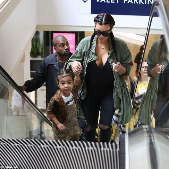 vợ chồng Kim Kardashian quấn quýt không rời,vợ chồng Kim Kardashian bất hòa,vợ chồng Kim Kardashian hạnh phúc bên nhau