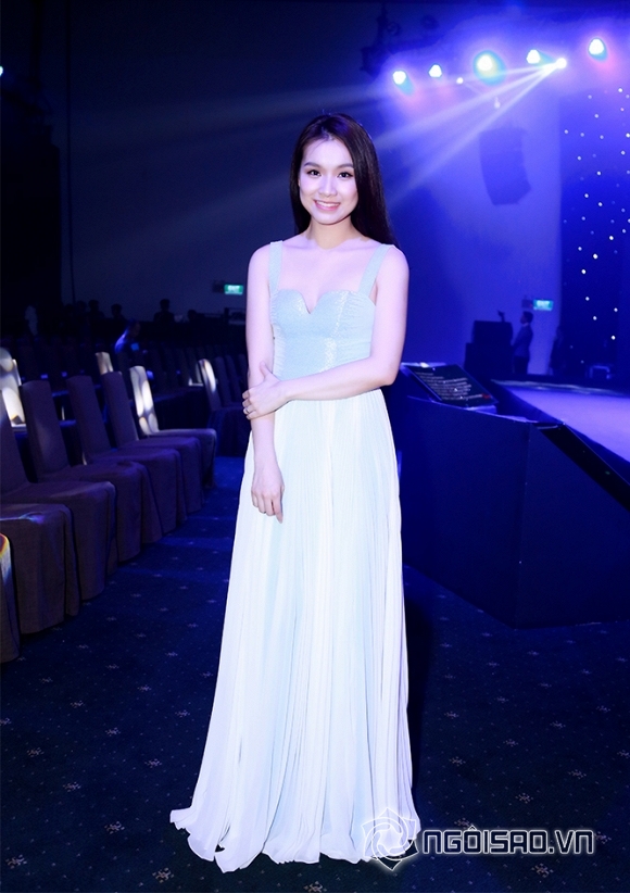 Hoa hậu Thuỳ Lâm bất ngờ xuất hiện một mình tại sự kiện với nhan sắc mặn mà 0 Hoa hậu Hoàn vũ Việt Nam Thuỳ Lâm, Hoa hậu Thuỳ Lâm, Sao Việt