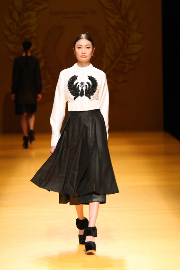 Công Trí, NTK Công Trí, Công Trí gây choáng tại Tokyo Fashion Week 