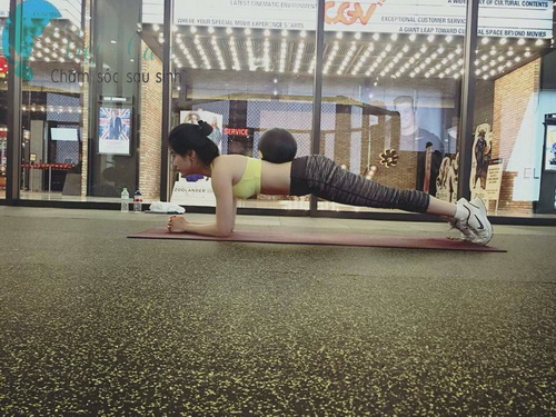 Bùi Phương Linh, Chăm sóc phụ nữ sau sinh, Chăm sóc gia đình Triều Gia - Viet Care