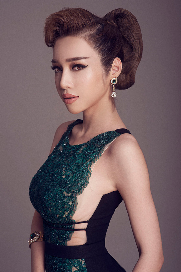 Elly Trần, Elly Trần thoát khỏi danh xưng hot girl, mê mẩn với đường cong tuyệt hảo của Elly Trần, mẹ hai con elly 