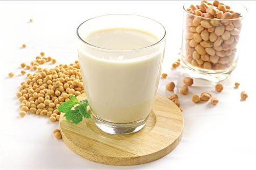 Sữa đậu nành, giàu protein, uống  khi bụng đói,uống sữa đậu nành với trứng, uống quá nhiều sữa đậu nành cùng một lúc