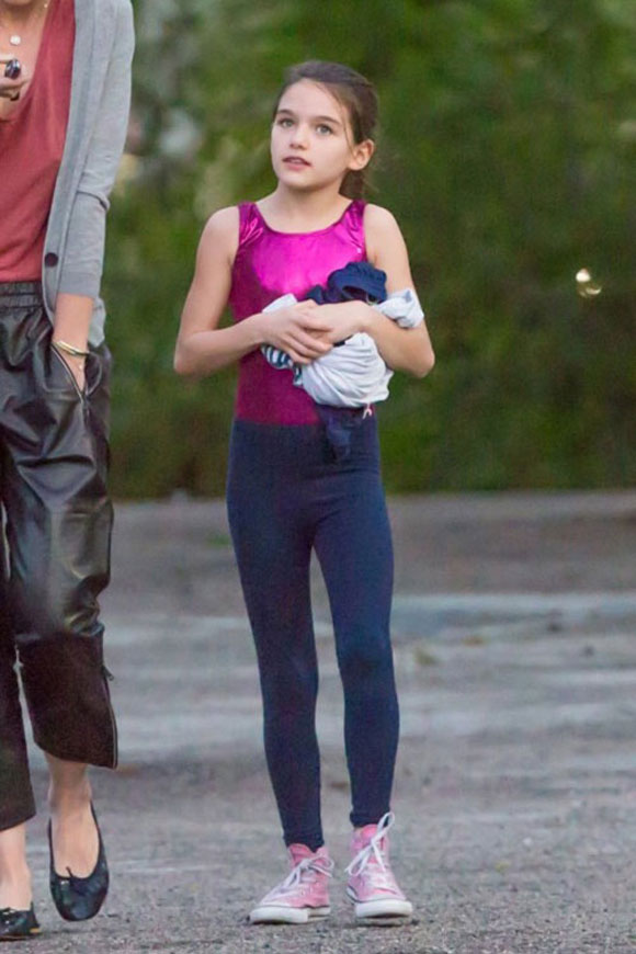 Katie Holmes đi xem bóng rổ cùng con gái,con gái Katie Holmes,Katie Holmes dính tin đồn đính hôn