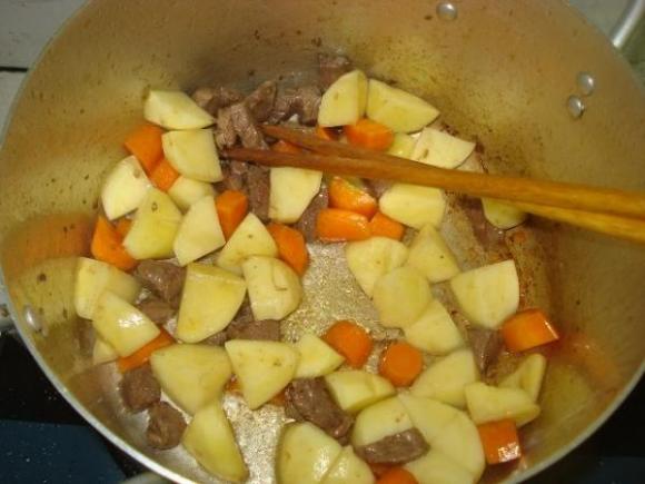 Súp khoai tây thịt bò, cách làm súp khoai tây thịt bò, món ngon cho bà bầu 