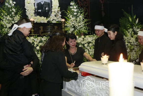 đám tang nhạc sĩ Thanh Tùng,nhạc sĩ Thanh Tùng qua đời,lễ an táng nhạc sĩ Thanh Tùng, sao việt đến viếng nhạc sĩ thanh tùng