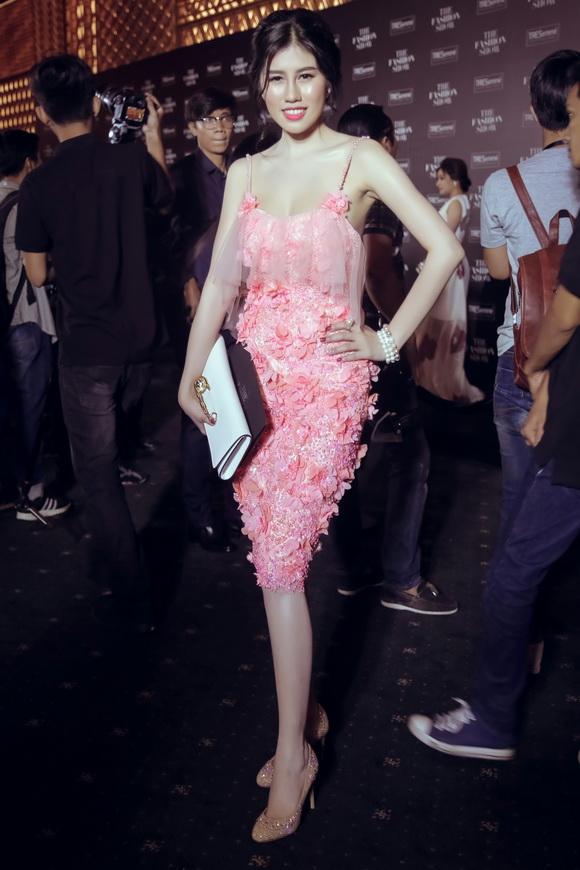 Hoa khôi Emily Hồng Nhung, Emily Hồng Nhung, Hot girl Emily Hồng Nhung