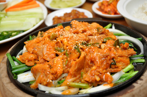 thịt lợn xào cay, cách làm thịt lợn xào cay, cách làm món ăn Hàn Quốc