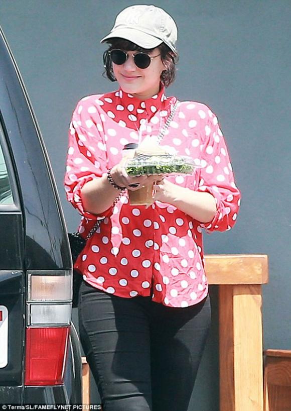 Kristen Stewart tình tứ với bạn gái,Kristen Stewart khiến fans phát ngán,Kristen Stewart yêu đồng tính