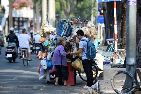 khoanh-khac-yeu-thuong-313-2-ngoisao 8 Khoảnh khắc yêu thương giữa đời thường, Bộ ảnh cảm động, Bộ ảnh ấn tượng