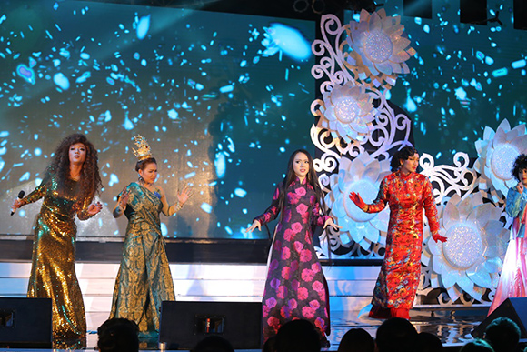 Trấn Thành, Trấn Thành - Hari Won, Hari Won ủng hộ Trấn Thành giả gái