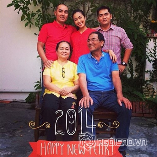 Tăng Thanh Hà, Tăng Thanh Hà khoe ảnh bên gia đình, Tăng Thanh Hà kỉ niệm 40 năm ngày cưới bố mẹ