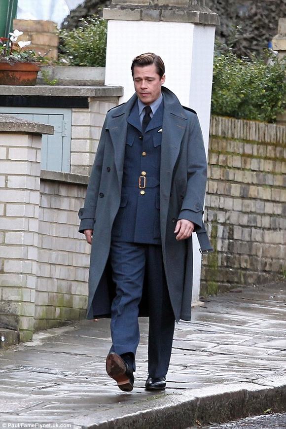 Brad Pitt, Brad Pitt cạo râu, phim mới của Brad Pitt