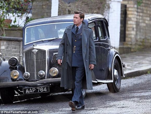 Brad Pitt, Brad Pitt cạo râu, phim mới của Brad Pitt