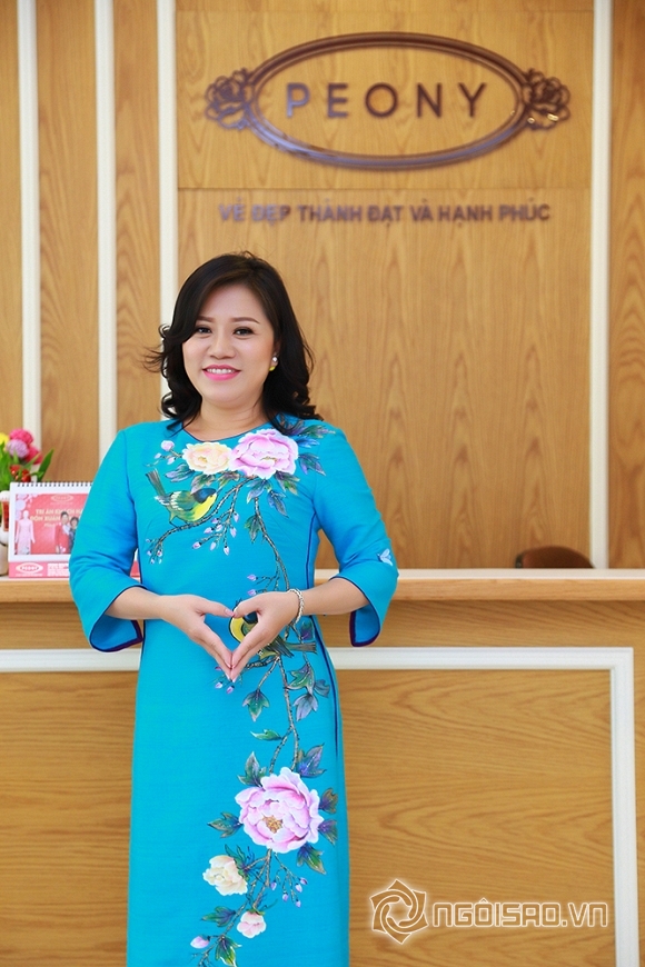 Thương hiệu Áo dài Peony Boutique vinh dự được Tổng lãnh sự Ấn Độ sử dụngThương hiệu Áo dài Peony Boutique vinh dự được Tổng lãnh sự Ấn Độ sử dụng 1 Thời trang Áo dài Peony Boutique, Doanh nhân Phùng Thị Thu Thủy, Áo dài Peony, Áo dài Việt, thời trang Việt