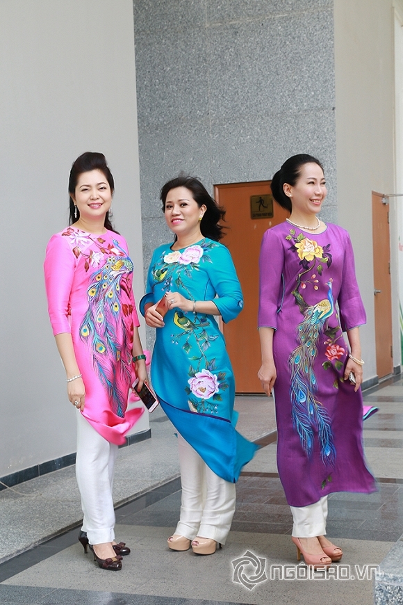 Thương hiệu Áo dài Peony Boutique vinh dự được Tổng lãnh sự Ấn Độ sử dụngThương hiệu Áo dài Peony Boutique vinh dự được Tổng lãnh sự Ấn Độ sử dụng 0 Thời trang Áo dài Peony Boutique, Doanh nhân Phùng Thị Thu Thủy, Áo dài Peony, Áo dài Việt, thời trang Việt