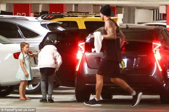  Harper Beckham, thời trang  Harper Beckham, con gái David Beckham