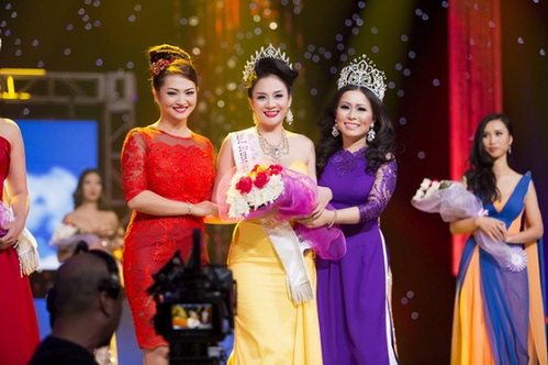 Kristine Thảo Lâm, Hoa hậu Kristine Thảo Lâm, Sao Việt, Hoa hậu Phu nhân toàn cầu 2015