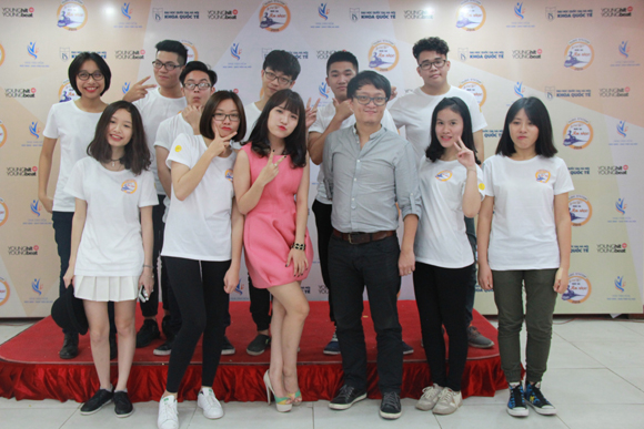 Ca sĩ nhật thủy,quán quân vietnam idol 2013,nhật thủy tươi tắn
