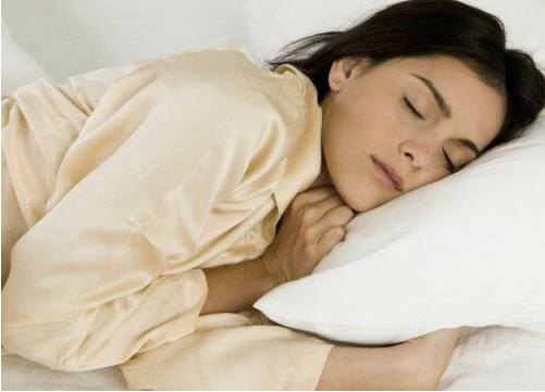 tư thế nằm ngủ, tư thế nằm ngủ liên quan đến tuổi thọ, ngủ sai hướng, giảm tuổi thọ do ngủ