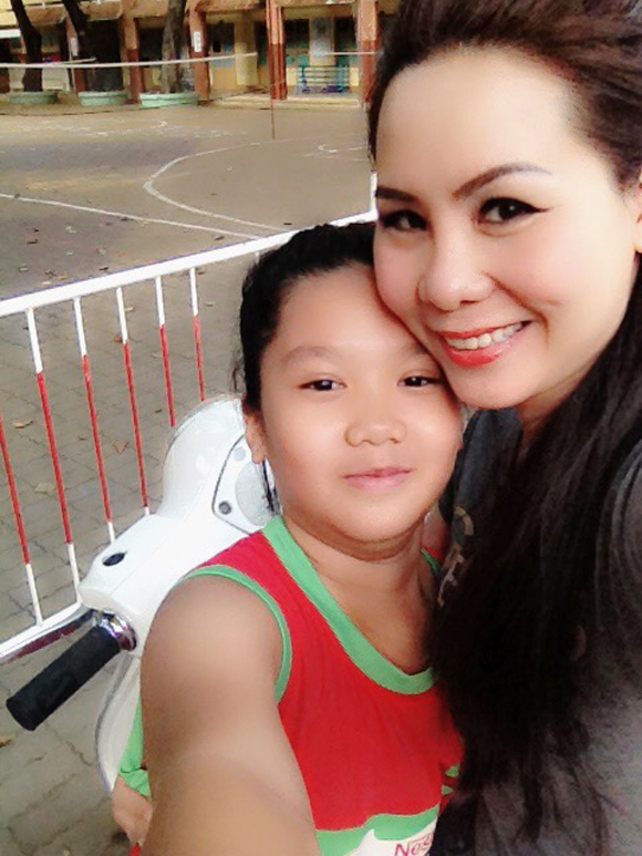 kim-chi-va-con-144-4-ngoisao 4 Nữ hoàng doanh nhân Kim Chi, Con gái Nữ hoàng doanh nhân Kim Chi, Sao Việt