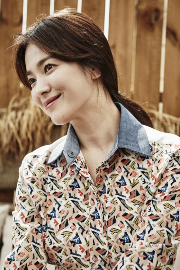 Song Hye Kyo,Song Hye Kyo tụ tập ăn uống,dàn diễn viên Hậu duệ mặt trời