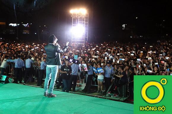 Ca sĩ sơn tùng,sơn tùng m-tp,sơn tùng m-tp quẩy tưng bừng