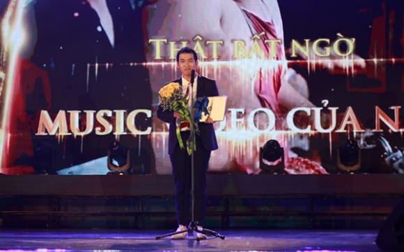 Sơn Tùng M-TP, Sơn Tùng M-TP đoạt giải cống hiến, Sơn Tùng M-TP đạt giải ca sĩ của năm, Sao Việt
