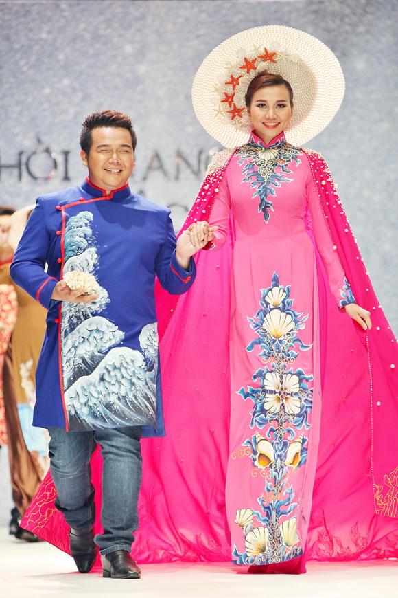 NTK Minh Châu, BST Sóng biển của NTK Minh Châu, Thanh Hằng, Sao việt