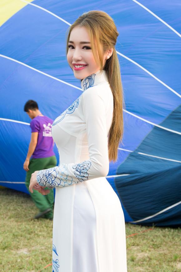 Kinh Thành Huế, Elly Trần, Festival Huế, sao việt, sao mặc áo dài